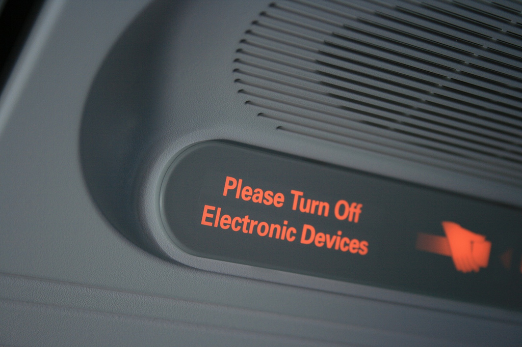 FAA Looks to Revise In-Flight Electronics Rules