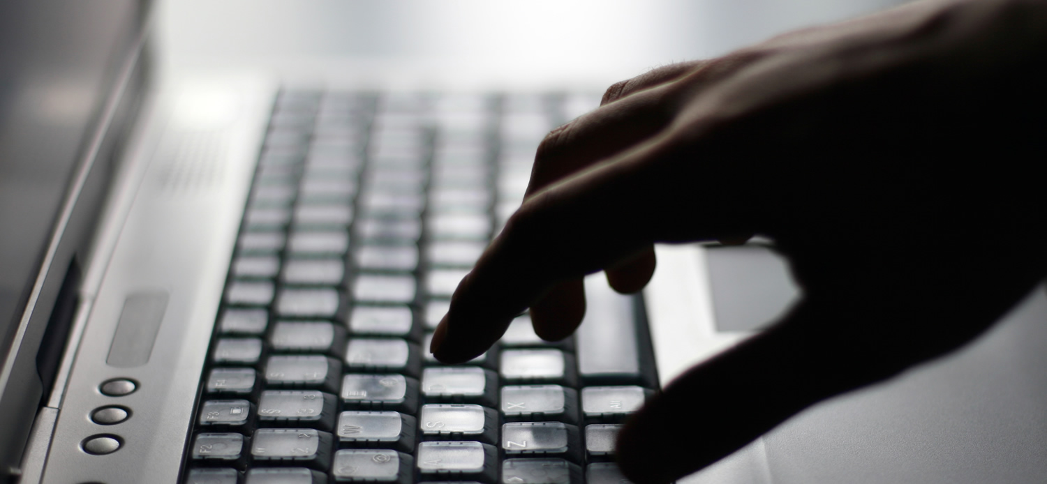 How to Tell You’re Getting Scammed on the Internet