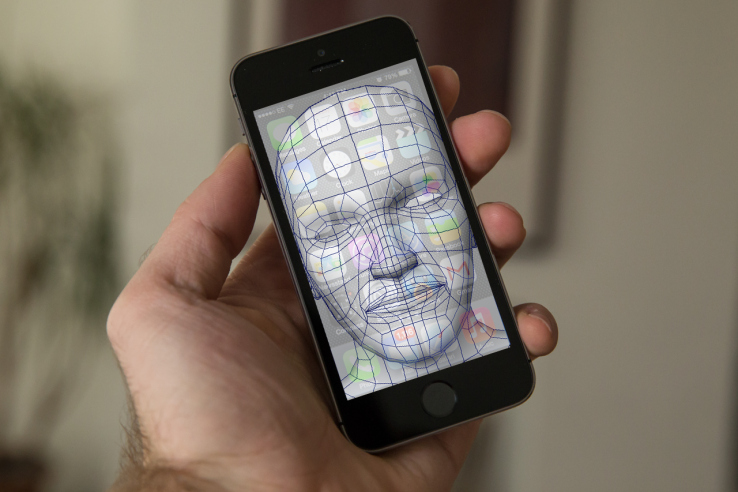 Next iPhone Can Unlock & Hide Messages By Looking At Your Face 