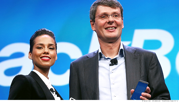 Alicia Keys & BlackBerry Split 