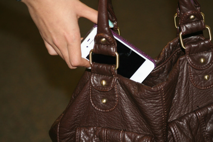 2/3 of Americans Would Risk Lives To Get Stolen Phones Back