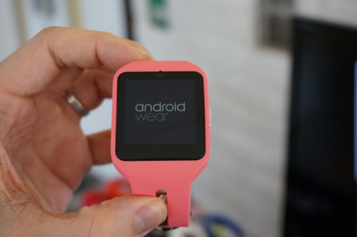 Android Wear Smartwatches Compared