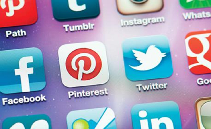 Study Reveals Social Networks Make People Distrustful & Unhappy