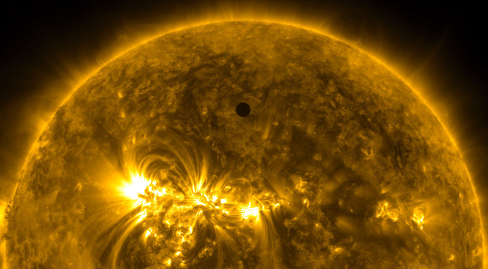 NASA Wants to Create a Cloud City Over Venus With HAVOC