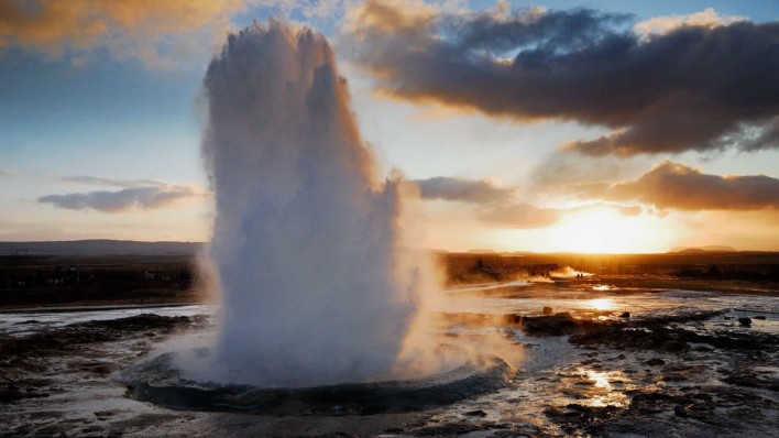 Iceland’s ‘Big Bitcoin Heist’ Mastermind Escapes ‘On PM’s plane’